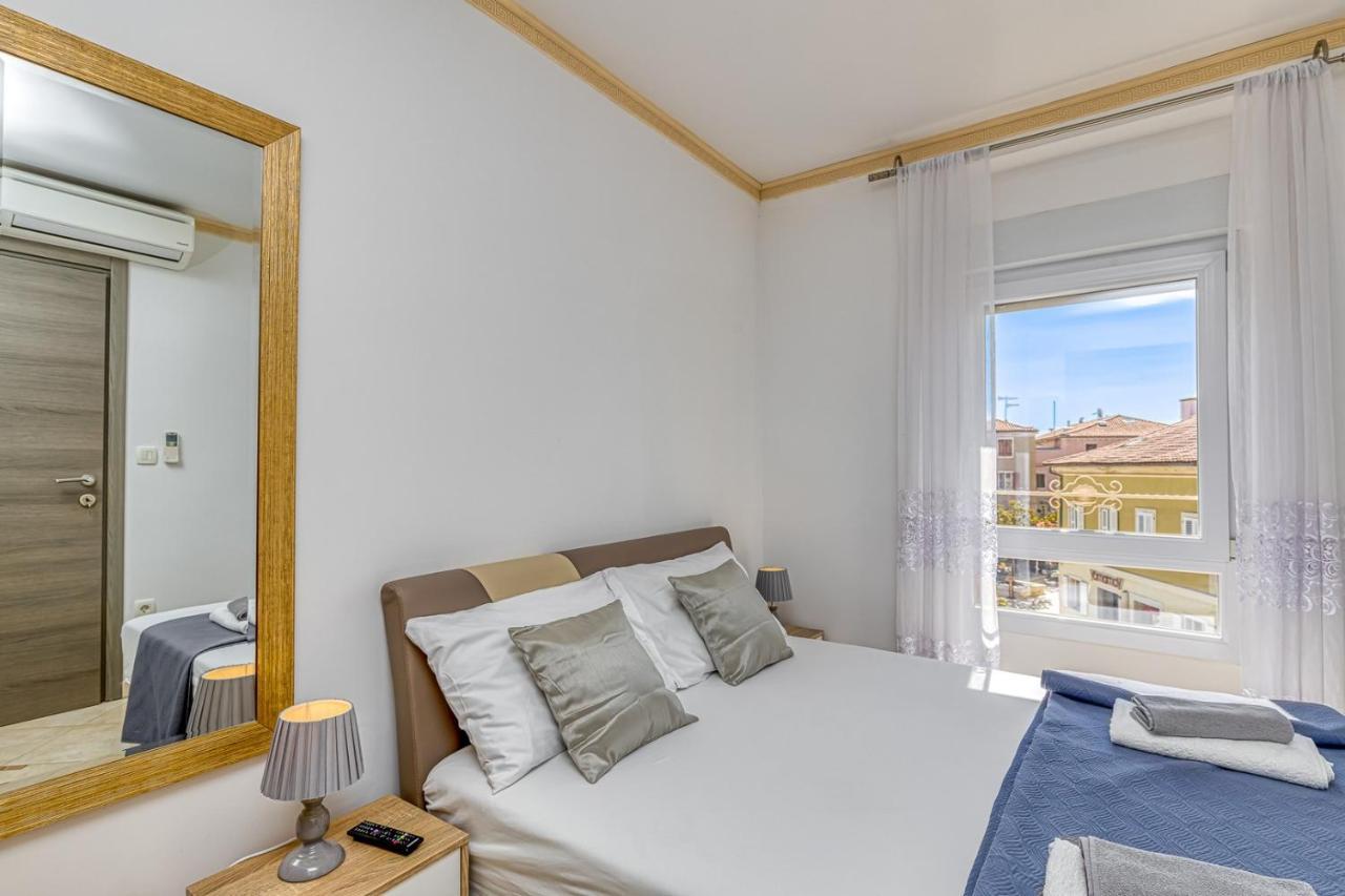 Rooms On Liberty Square Poreč Exterior foto